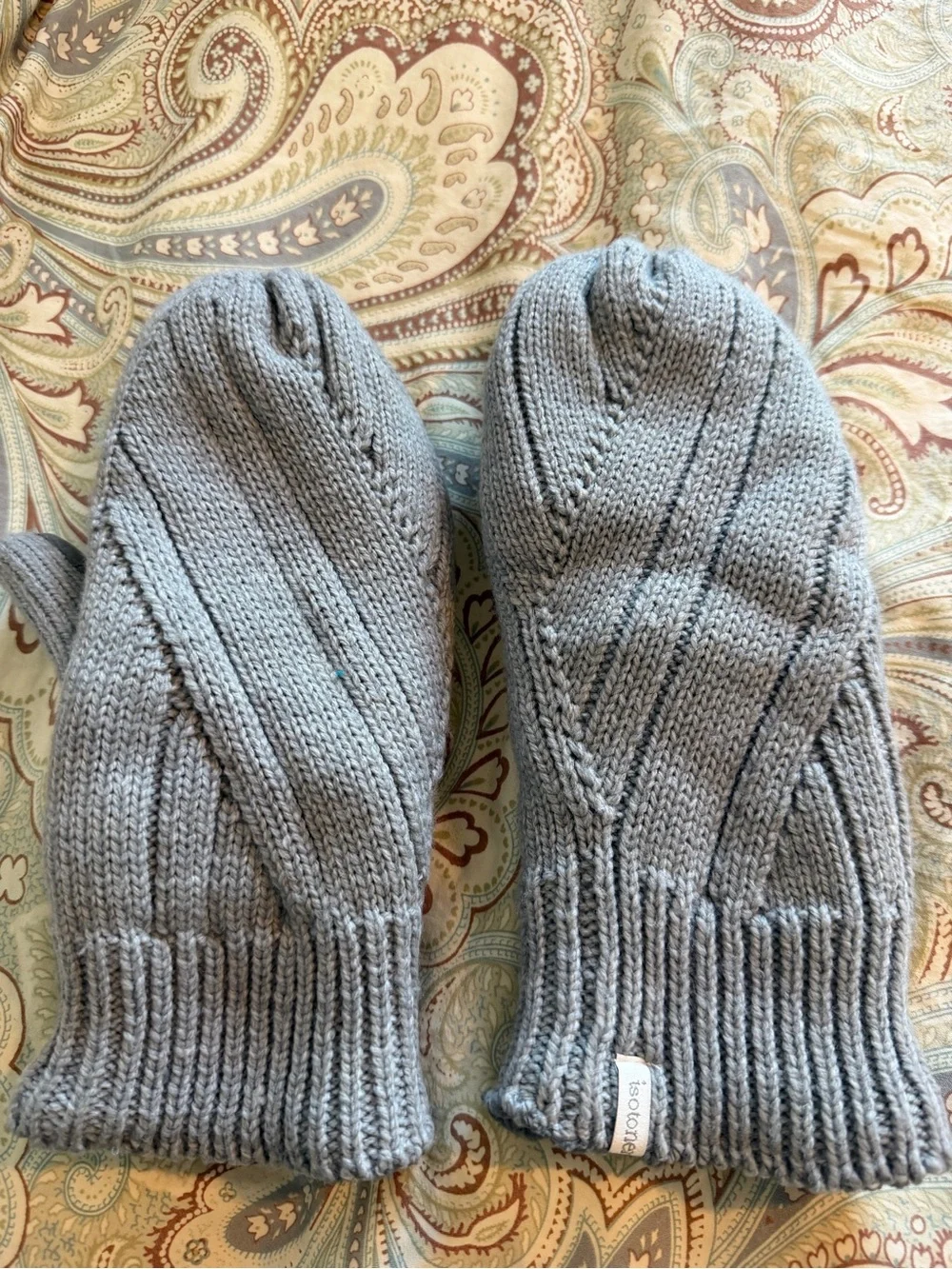 isotoner Gray Knit Cable Mittens - Picture 1 of 5